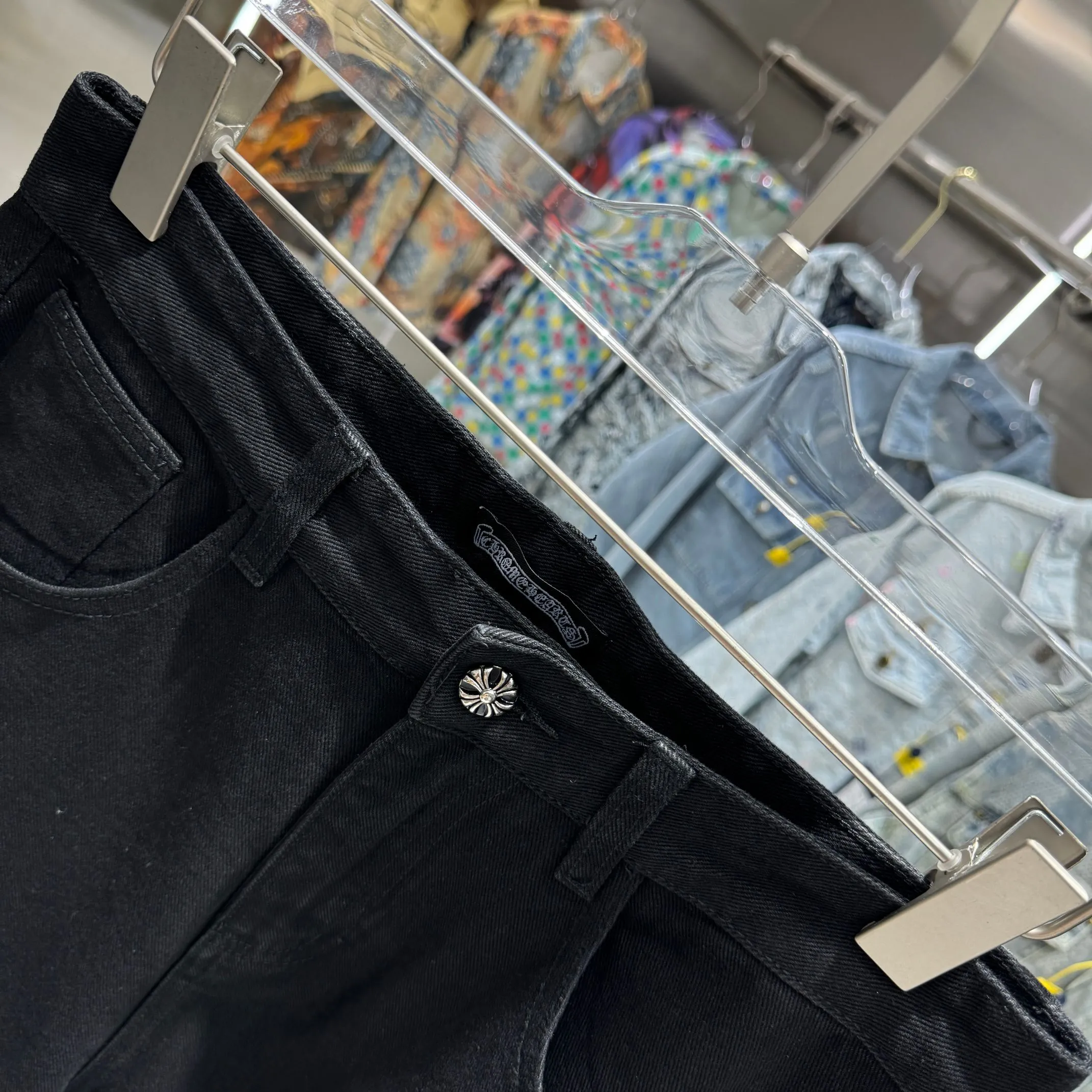 🅿️270 Crow Heart Cross Logo + Printed Logo Jeans 2025 latest product, original goods, washed casual jeans, imported original washed stretch fabric, comfortable and elastic, original hardware accessories decorated with logo, super correct version, extremely high grade, counter quality, fashionable and stylish upper body. The printing uses imported foam printing, customized buttons, YKK zippers. The complete set of accessories is customized by molding. Color: Black Size: S-XXL 28 30 32 34 36 code